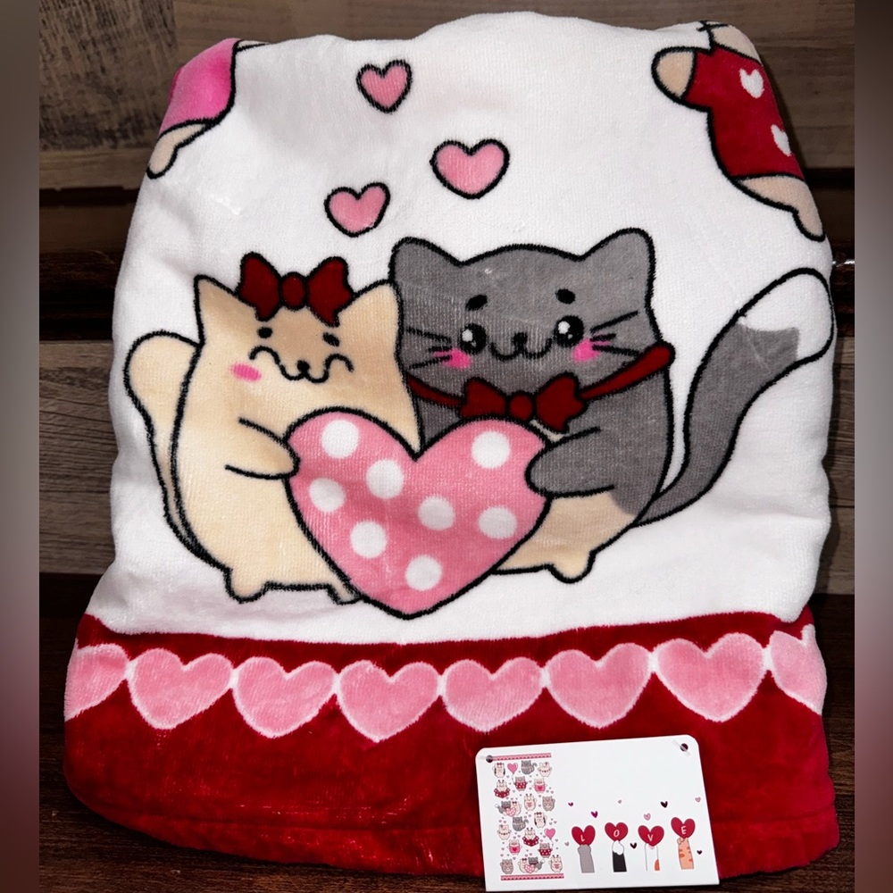 Bath Towel  With Cats and Hearts ❤️ on it -NEW